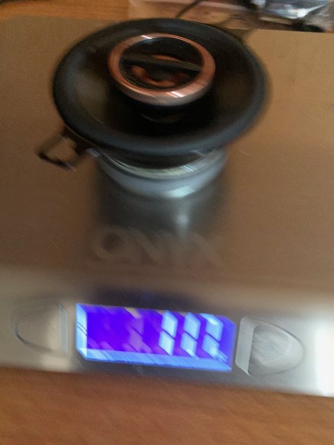 Infinity dash corner speaker weight.jpg